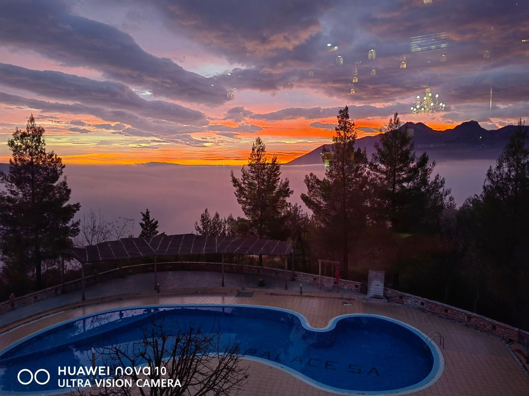 墨尔萨吉温泉酒店主图