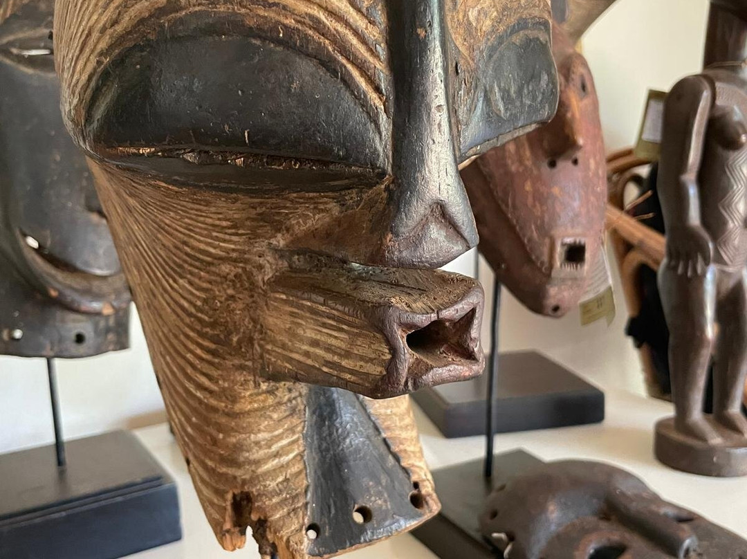 Gallery Antique-坎帕拉必去景点