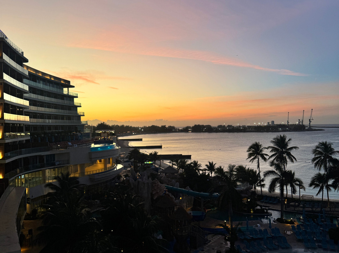 Margaritaville Beach Resort主图