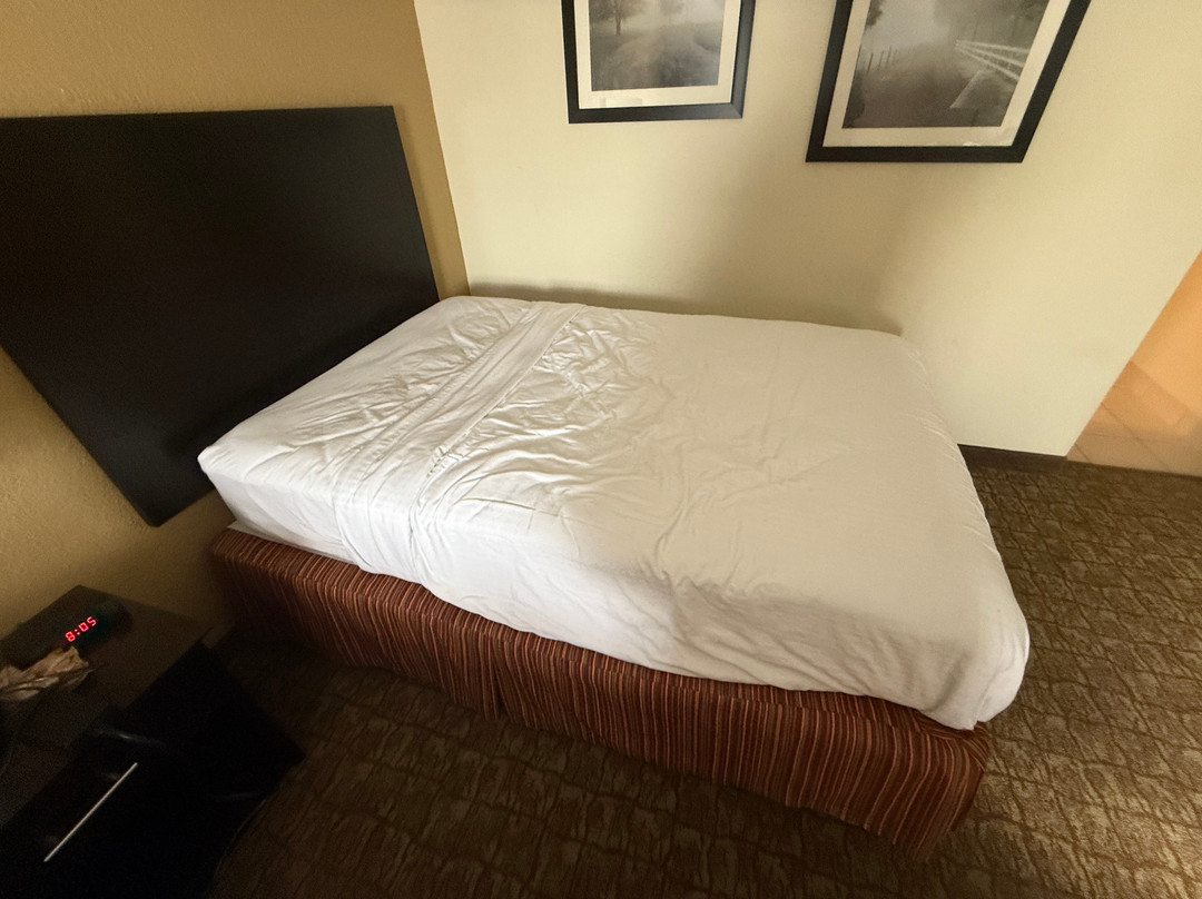 Best Western Crossroads Inn主图