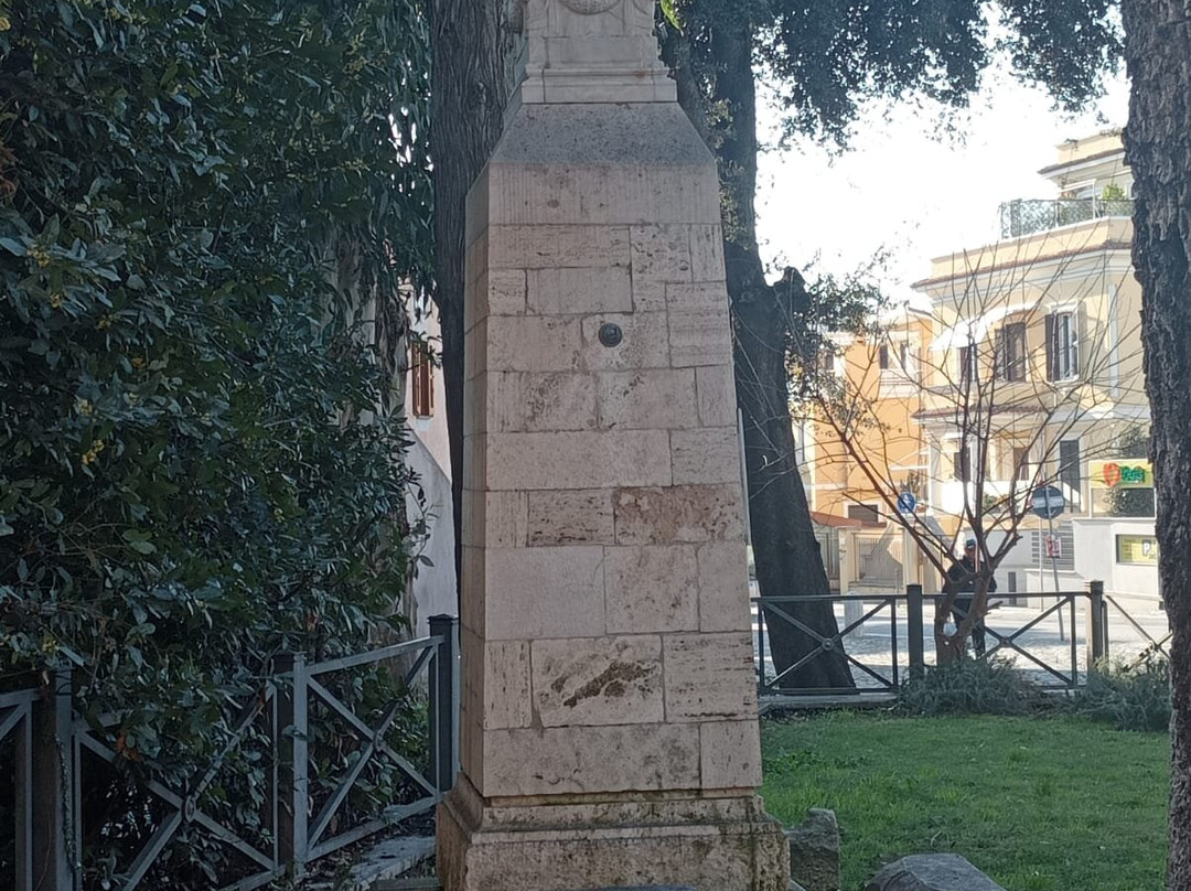 Monumento Ai Caduti Di Ostia-Ostia Antica必去景点