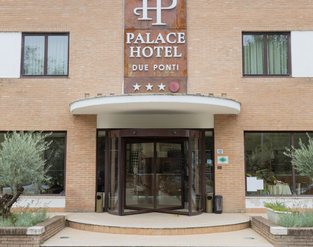 都耶庞蒂皇宫酒店主图