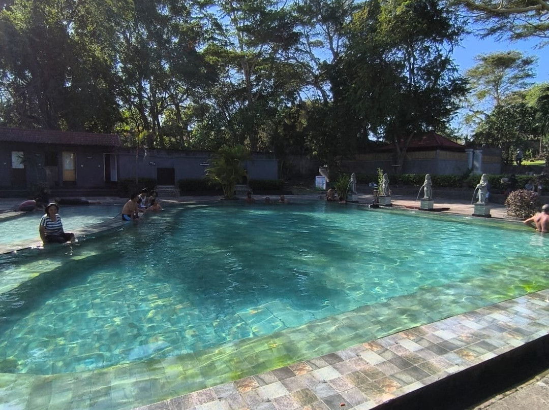 Banyuwedang Hot Spring-班玉威当必去景点