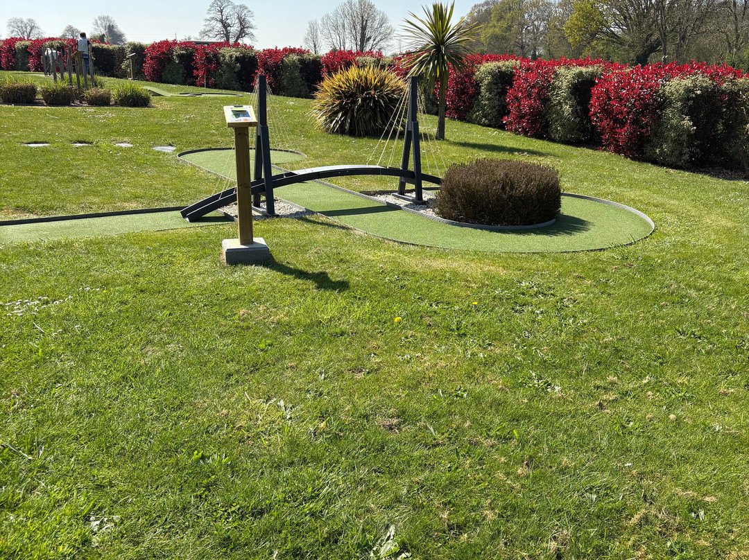 Green Minigolf-Saint-Aubin-des-Preaux必去景点