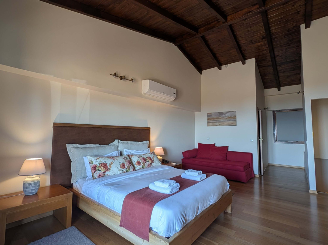 Althea Apartments主图