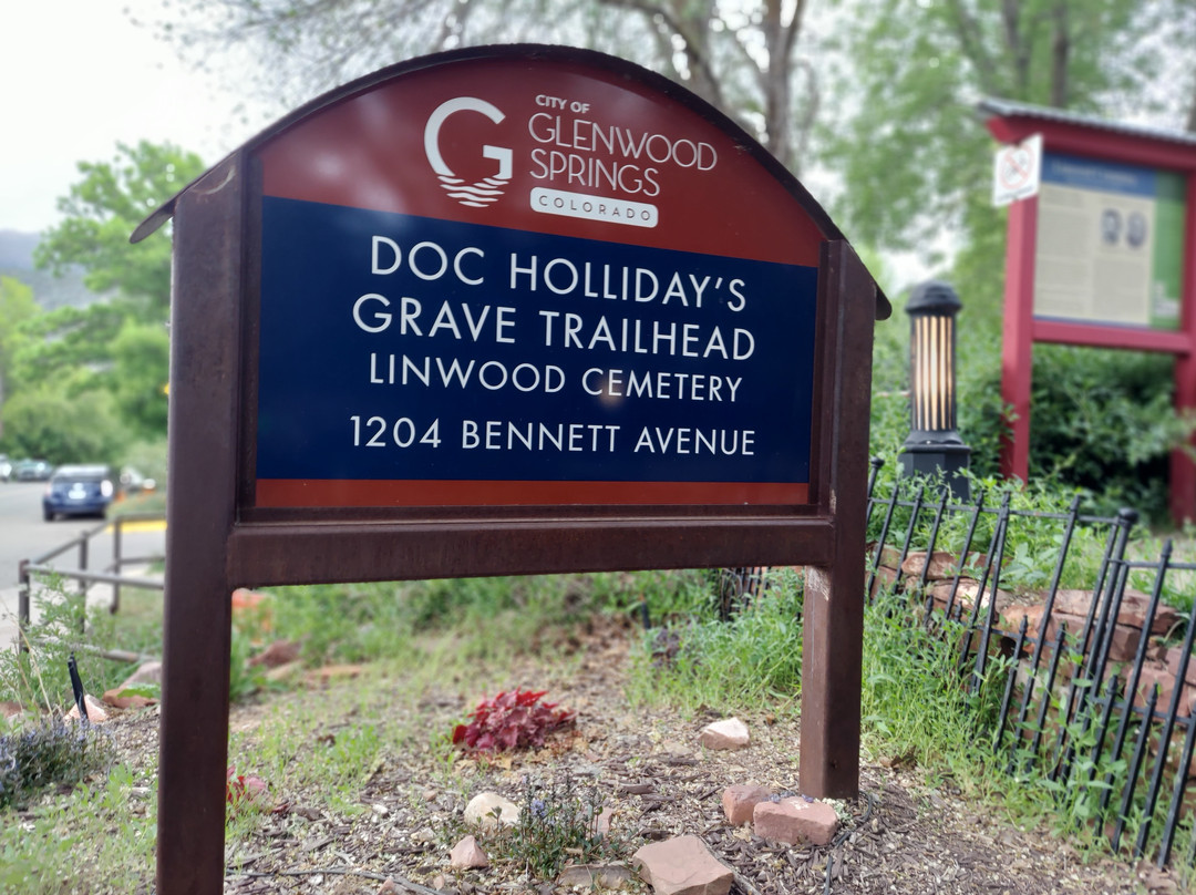 Doc Holliday's Grave-格伦伍德温泉必去景点