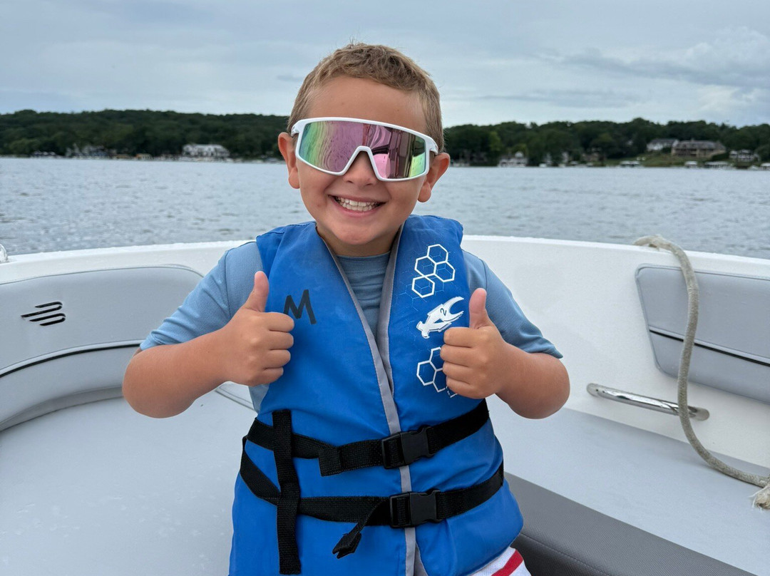 Marina Bay Boat Rentals-日内瓦湖必去景点