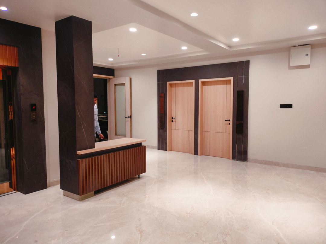 Shri Harichand Hotel & Mangalam