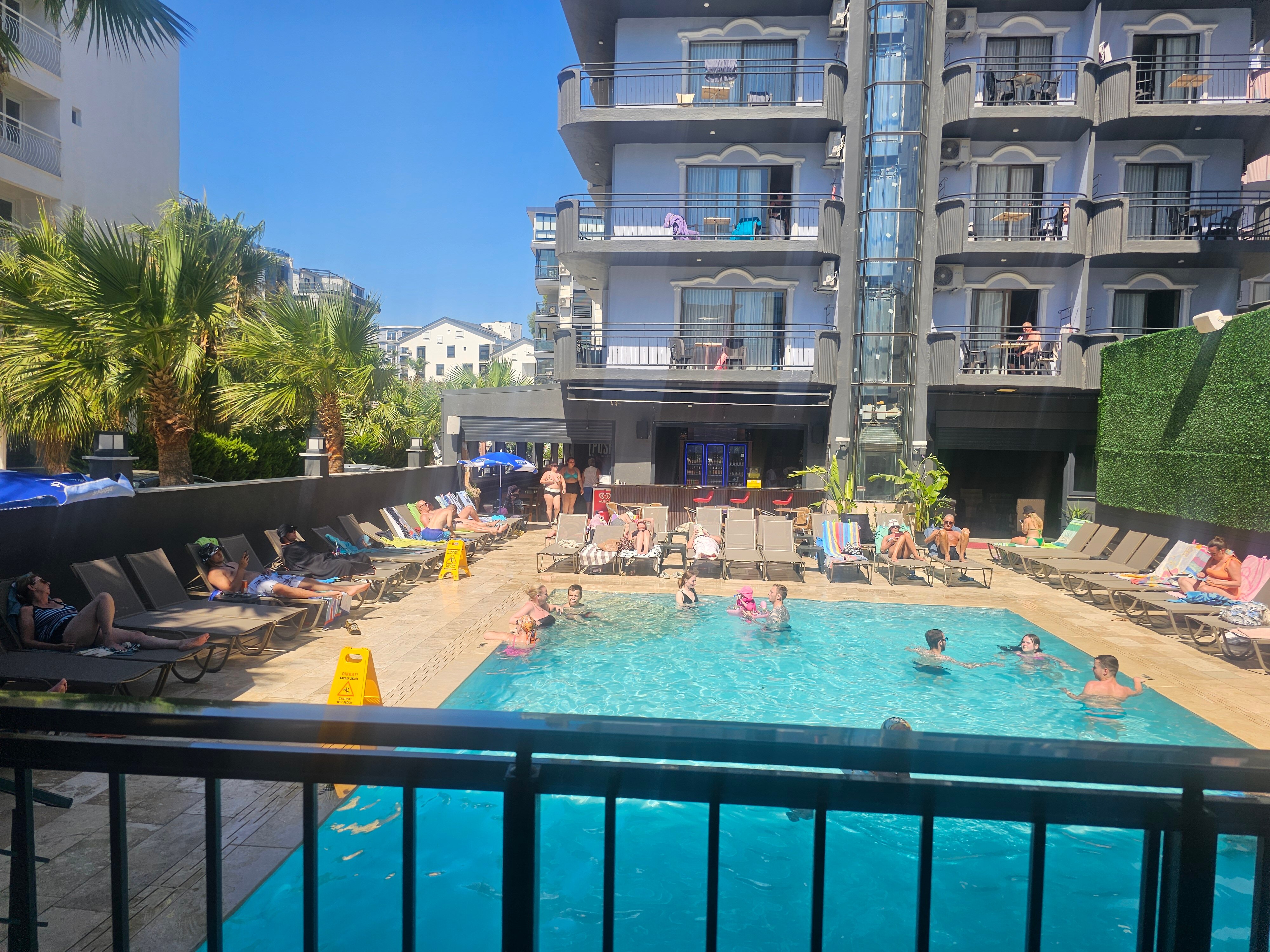 Mutlu Apart Otel-官方