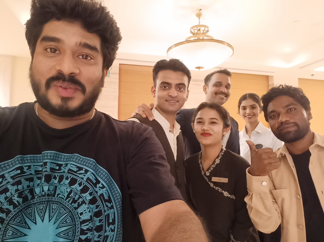 Hotel Singhania Sarovar Portico主图