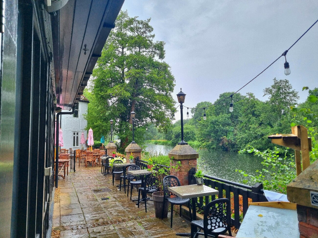 The Kingfisher Riveside Pub & Rooms主图