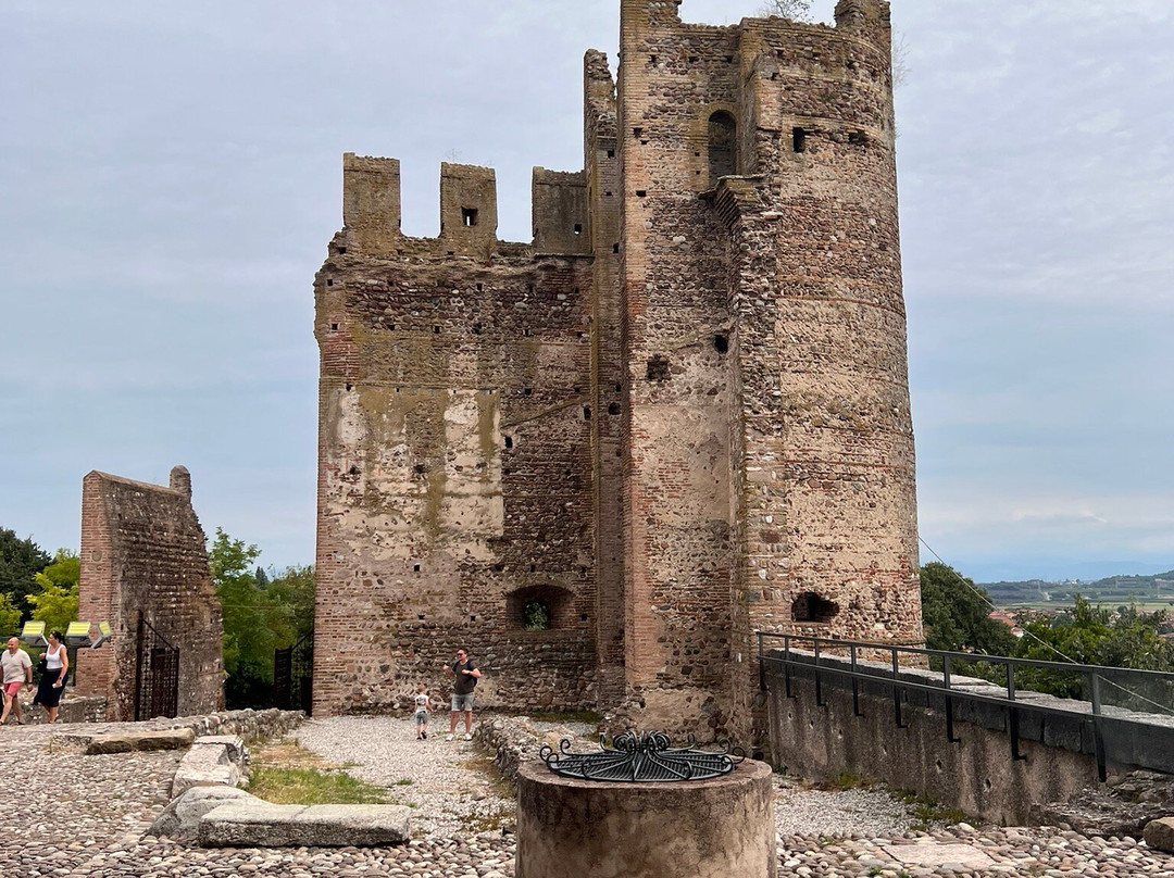 Castello Scaligero-明乔河畔瓦莱焦必去景点