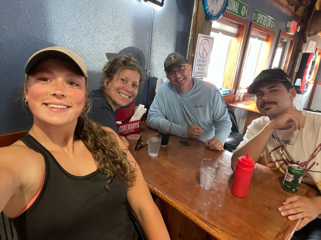 Circle Pines Bar Grill & Motel