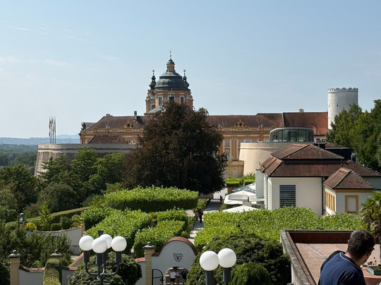 菩提树大道酒店主图