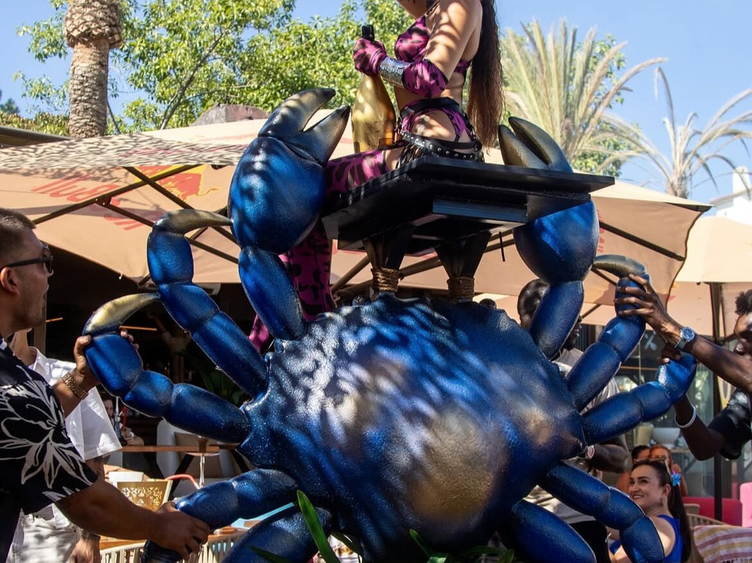 Kova Beach Club-巴努斯港必去景点