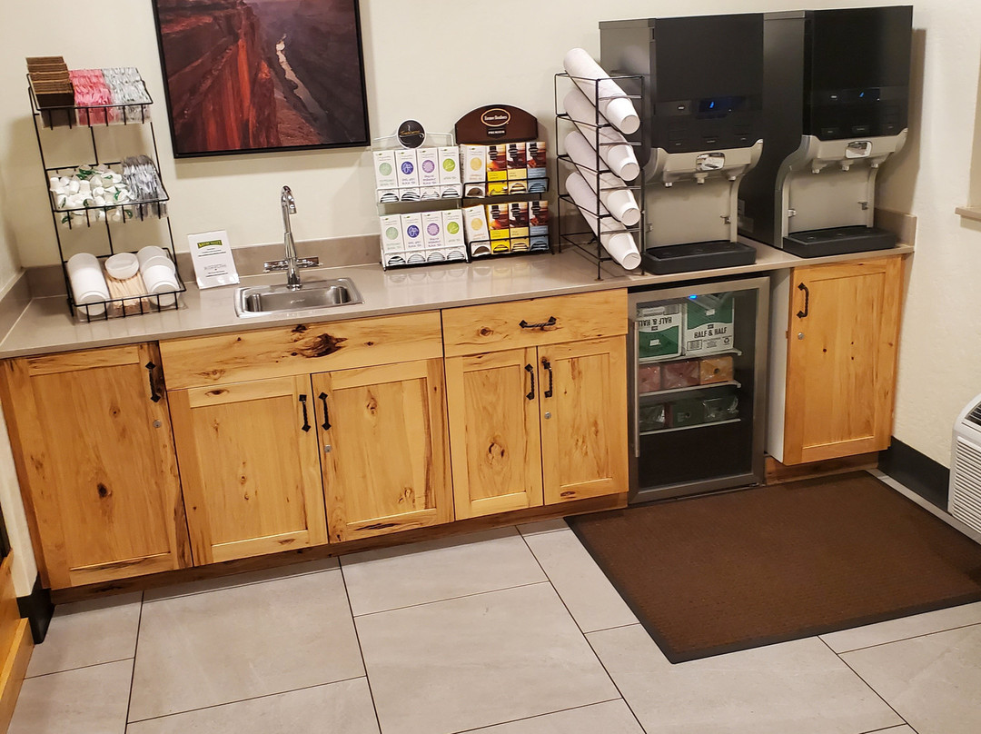 红羽汽车旅馆主图