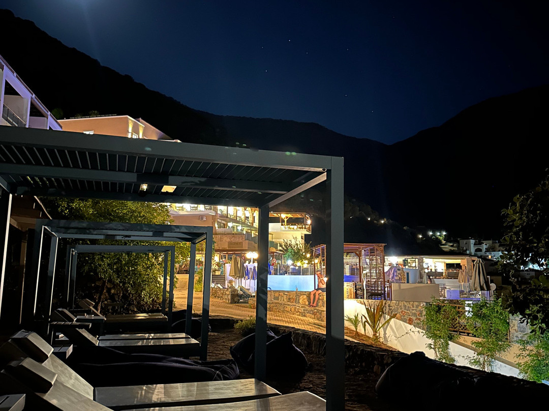 费里昂套房温泉度假酒店主图