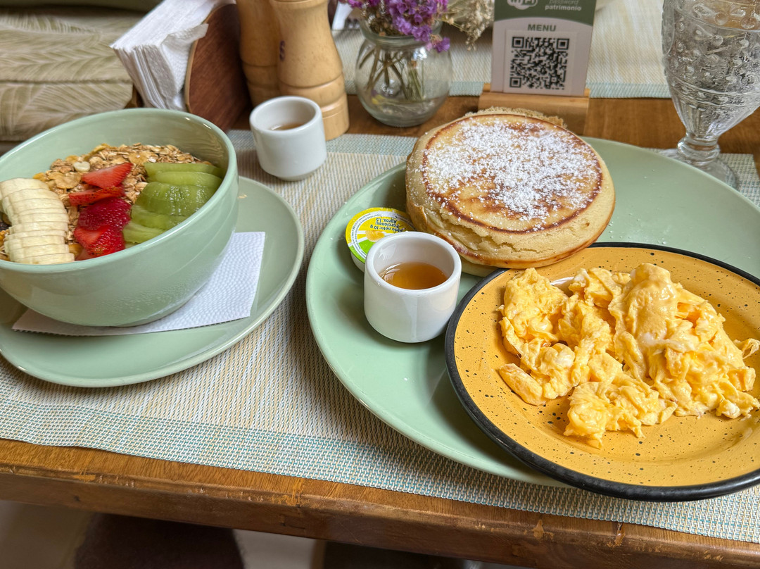 Manna Breakfast & Lunch