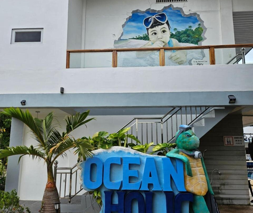 Oceanholic Diving Resort