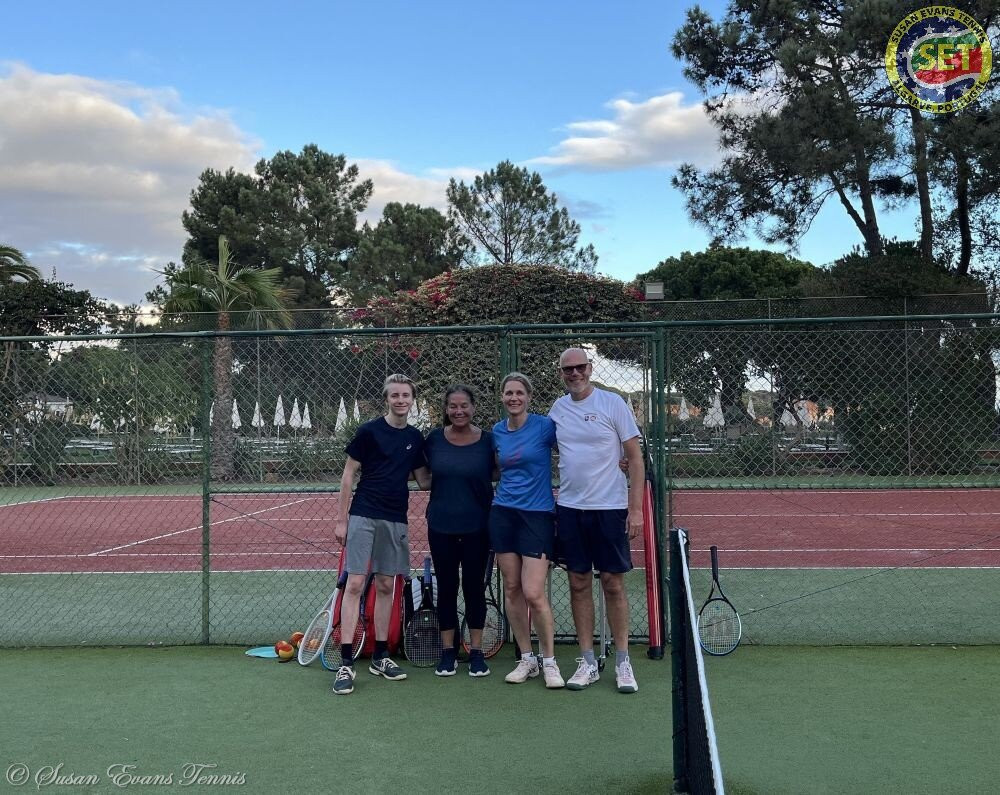 Susan Evans Tennis-Olhos de Agua必去景点