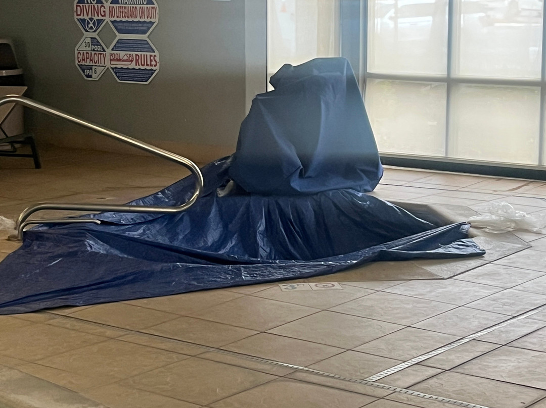 里诺希尔顿惠庭套房酒店主图