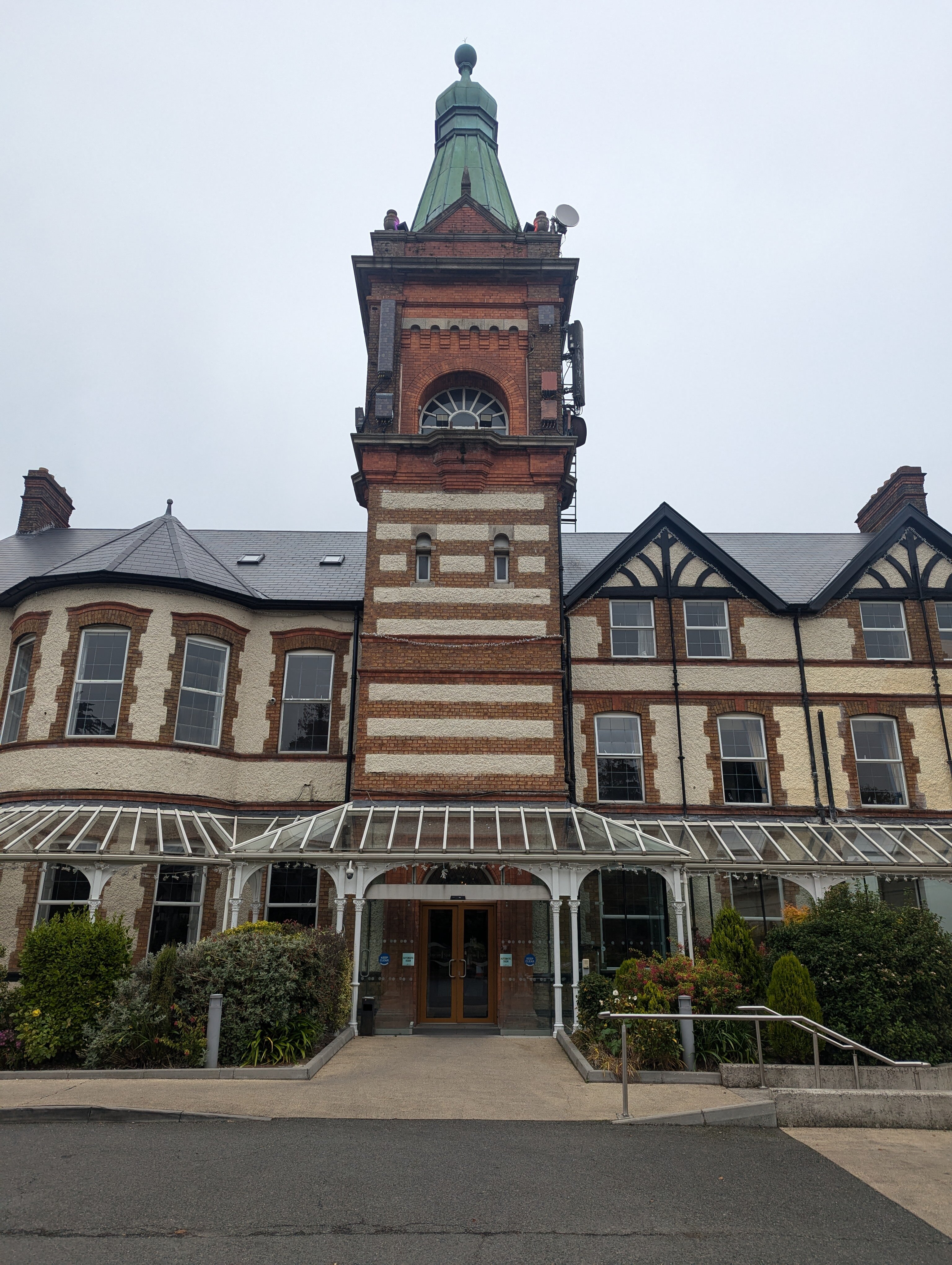 卢坎温泉酒店-浴室