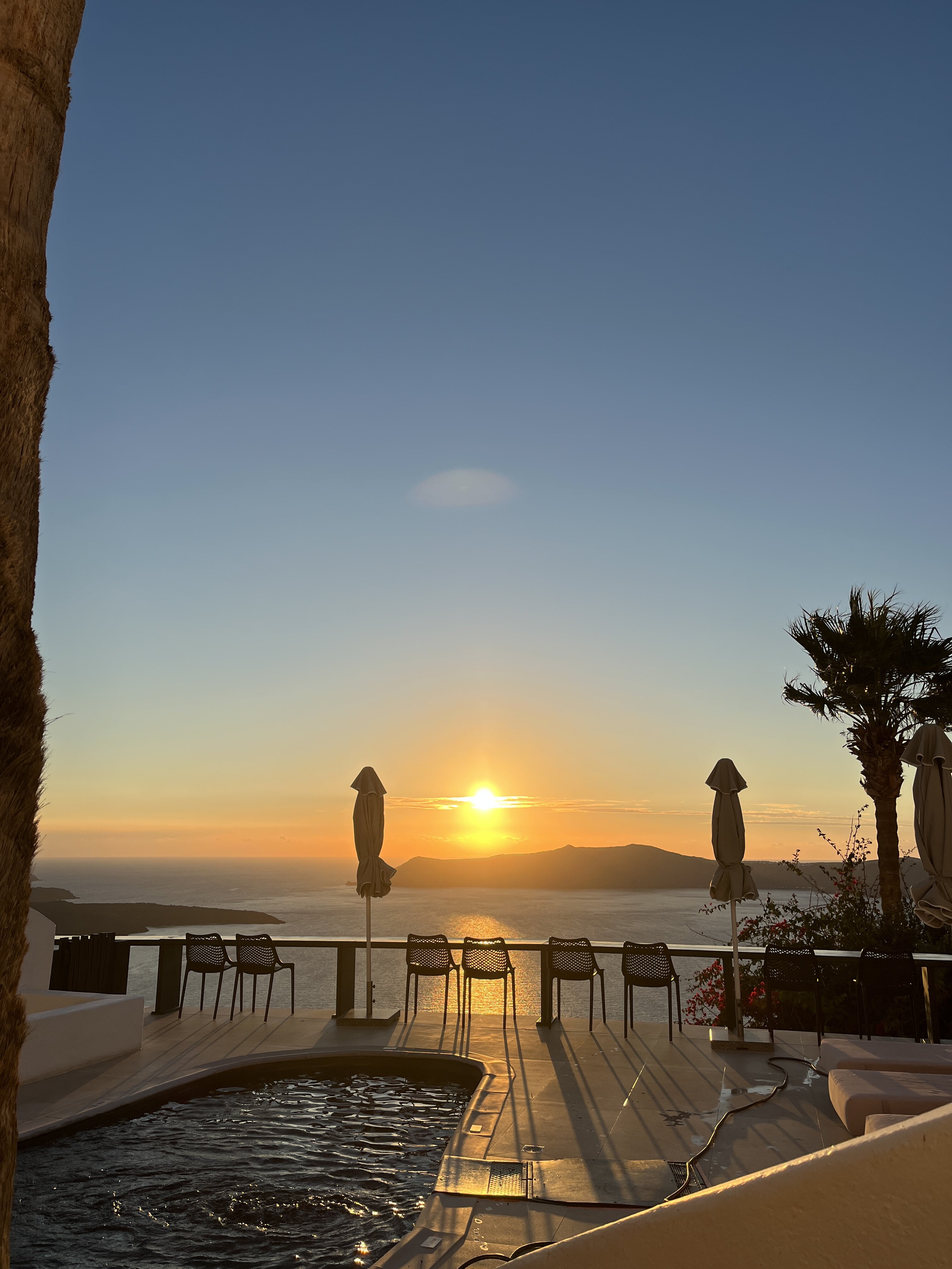 米尔典雅套房酒店-泳池