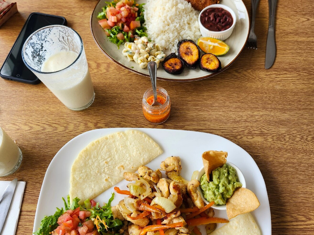 Soda Cantón 83 Family Business