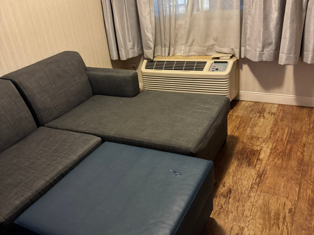 卡尔弗城旅居酒店主图