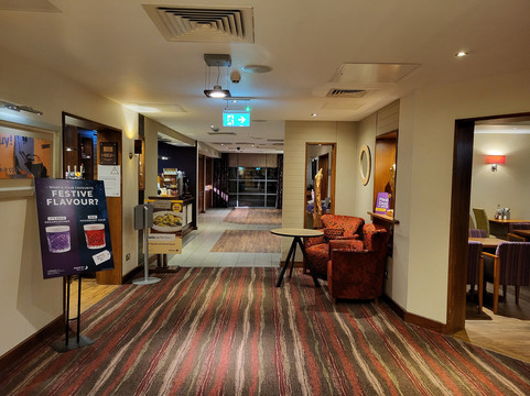 优品迎爱丁堡机场酒店(M9, Jct1)主图