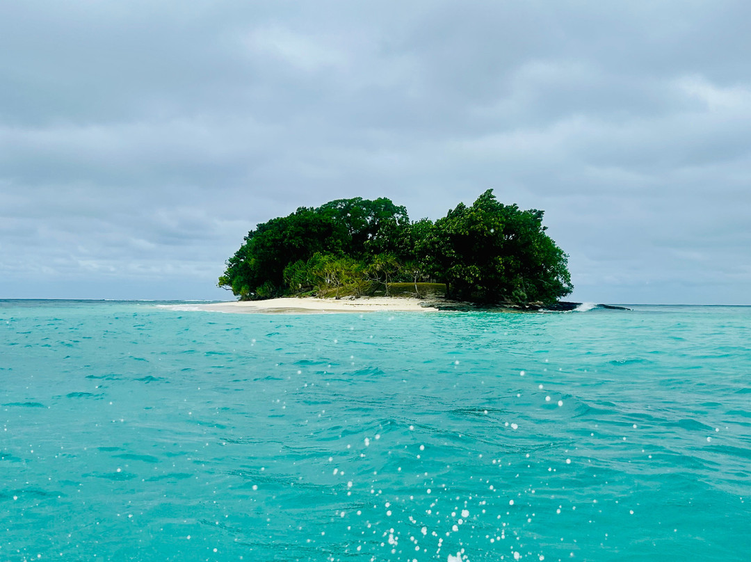 依拉塔普海滩度假酒店主图