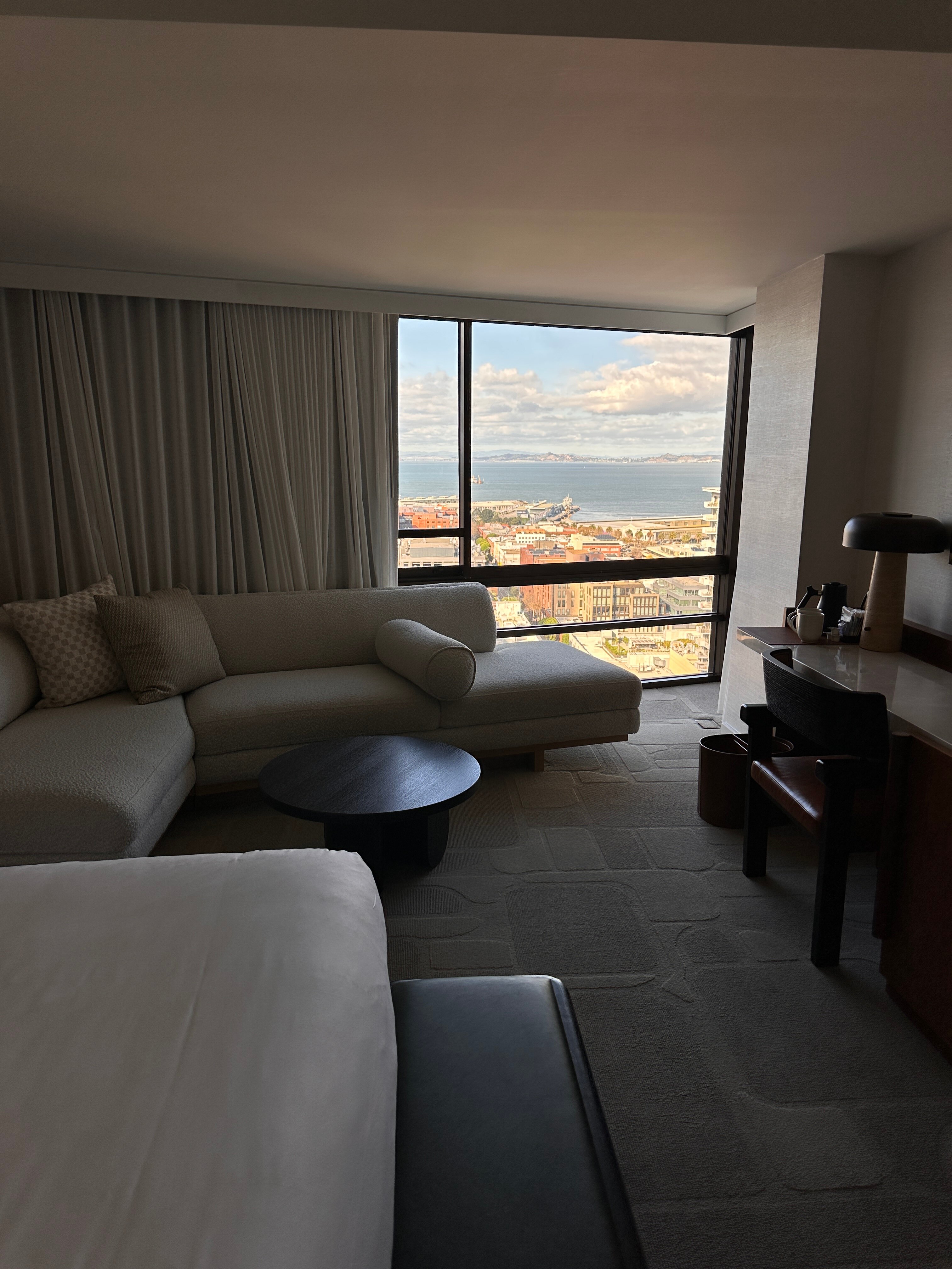 The Jay, Autograph Collection-客卧