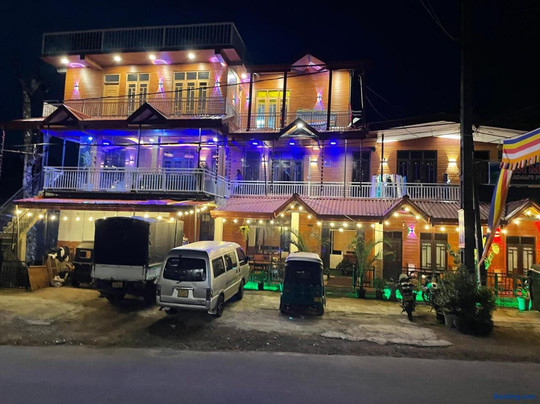 Sun Mount Adams Peak