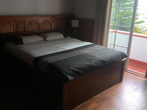 里士满酒店主图