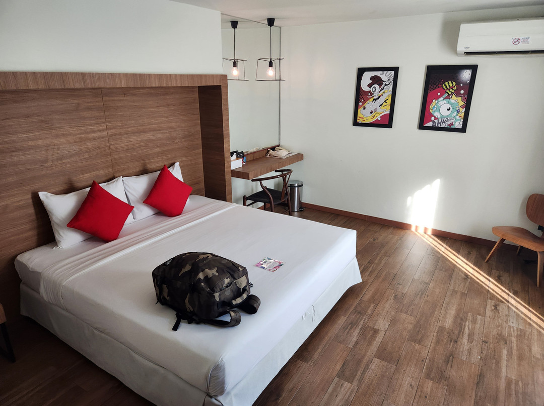 阳光流行酒店主图