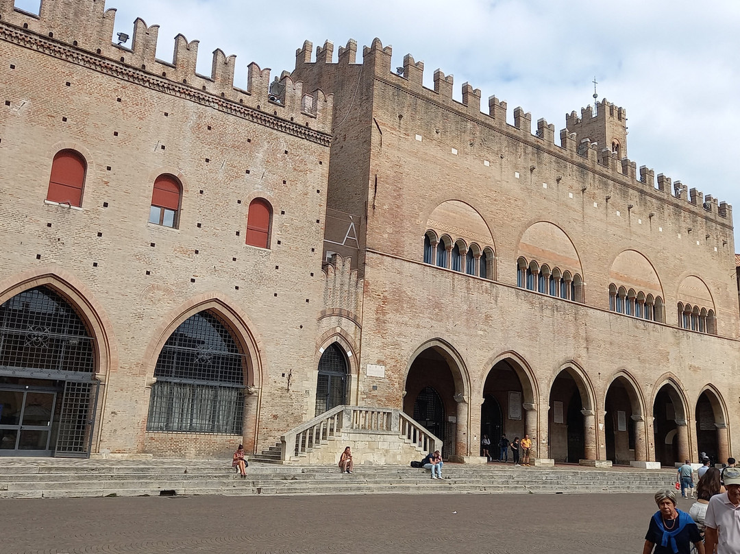 加富尔广场-里米尼必去景点