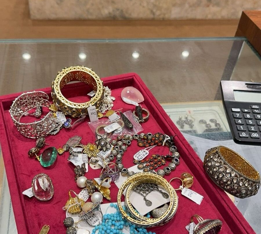 Molto Bello Gems Enterprises-斋蒲尔必去景点