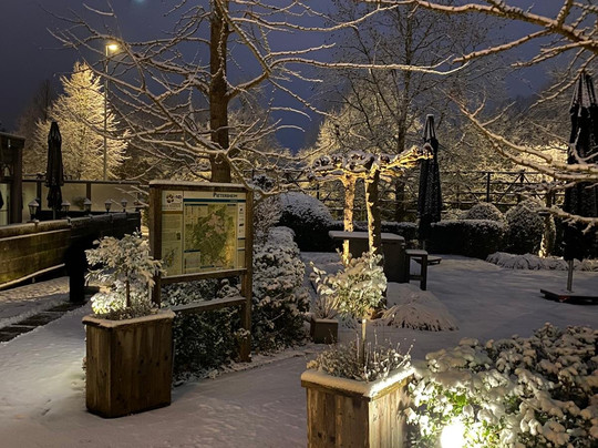 欧罗特拉那肯酒店主图