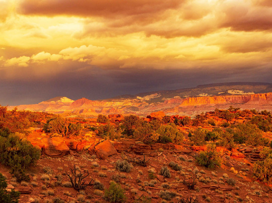 Sunset Point Trail-圆顶礁国家公园必去景点