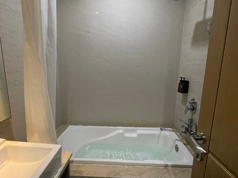 格兰德瓦洛尔酒店-芝卡朗主图