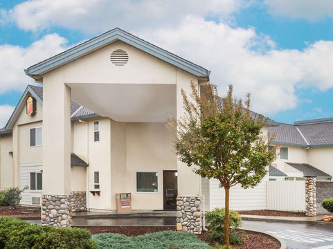 Yorkville酒店住宿-克洛弗代尔速8酒店