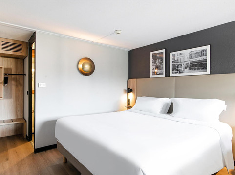 瓦讷康铂酒店主图