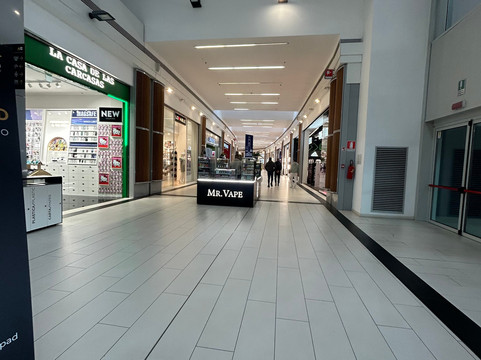 Area 12 Shopping Center-都灵必去景点