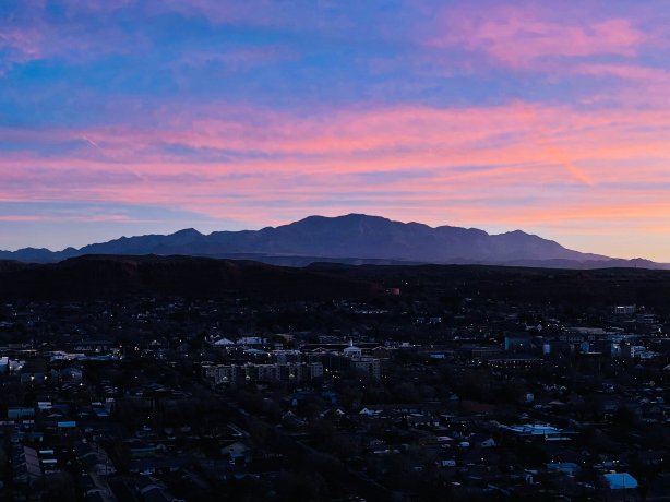悬崖之上酒店-官方