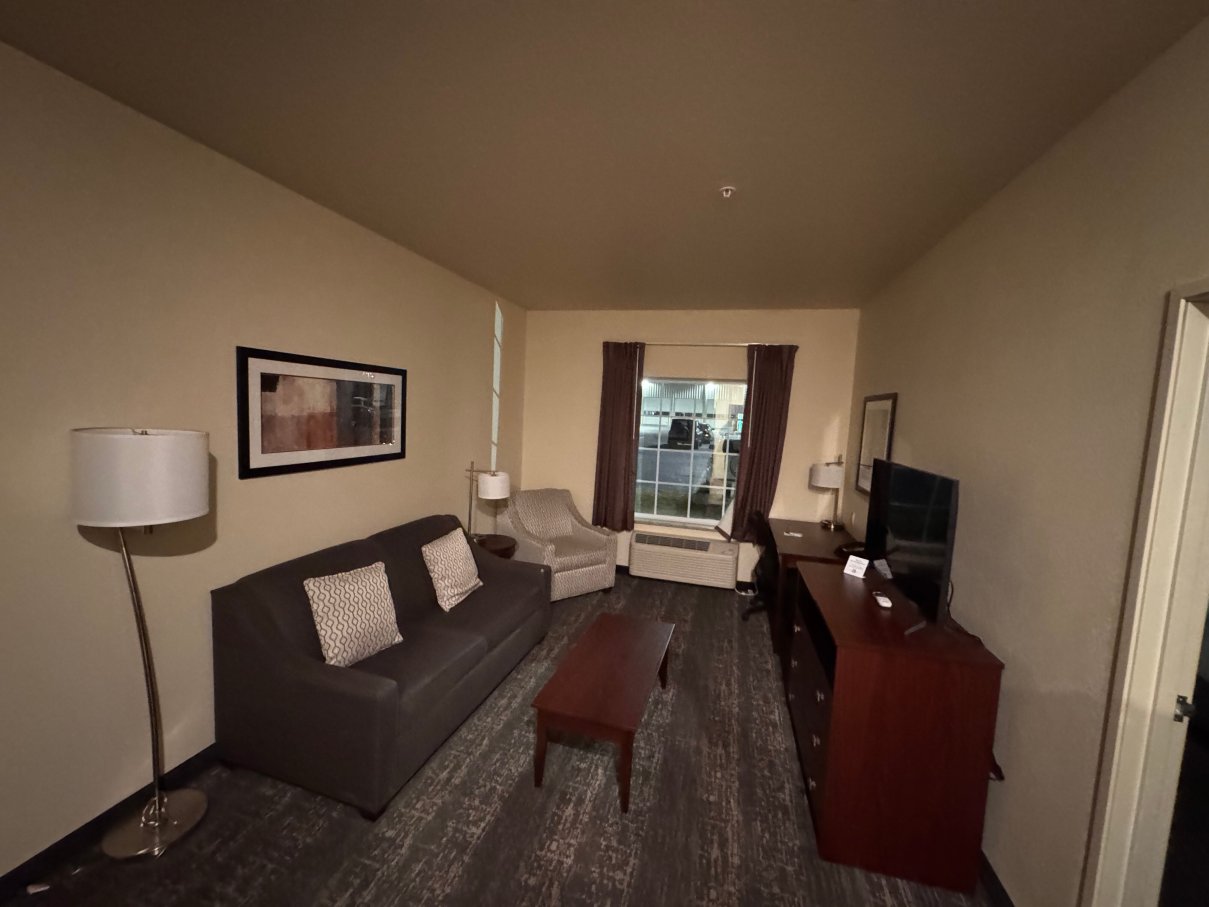 鹅卵石套房酒店-纽波特-客卧