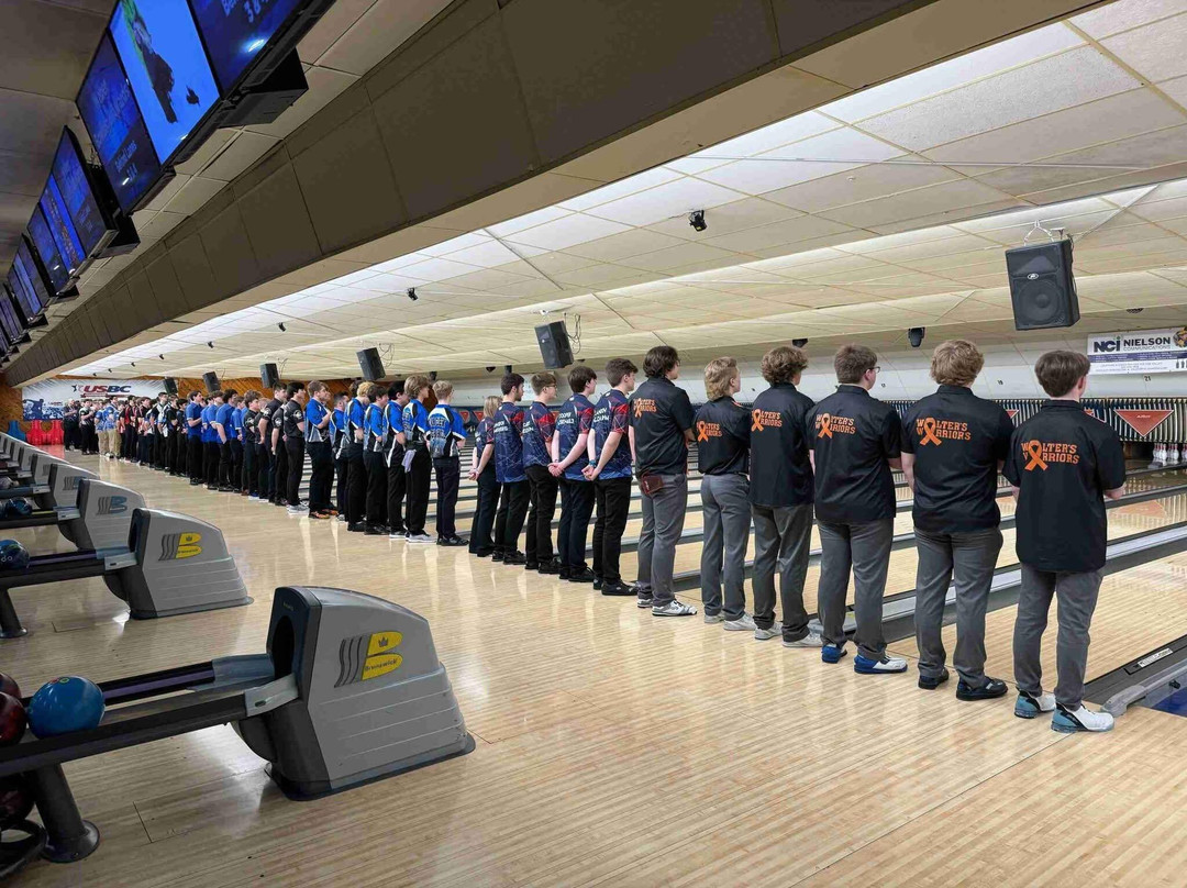 Dale's Weston Lanes-Weston必去景点