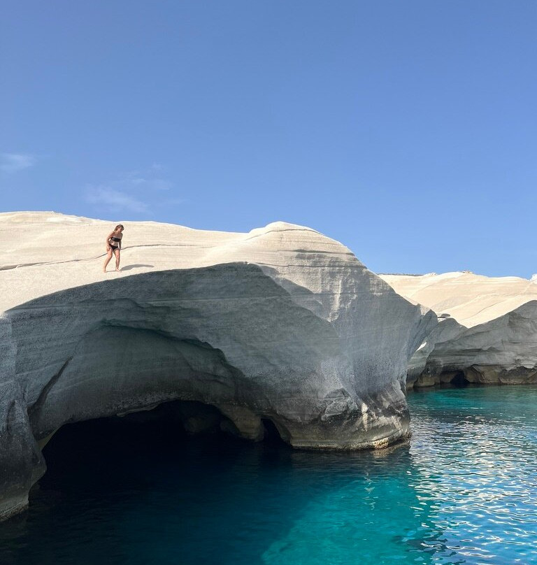 Sarakiniko Beach-米洛斯岛必去景点