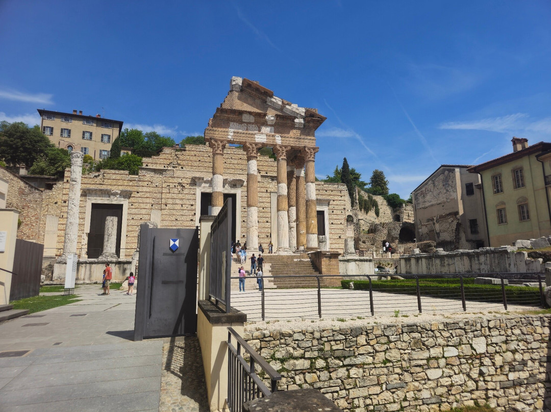 Tempio Capitolino e Piazza del Foro-布雷西亚必去景点
