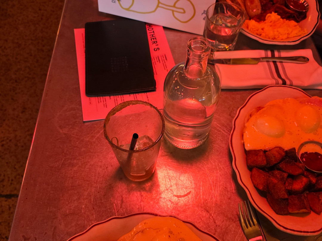 德雷克酒店主图