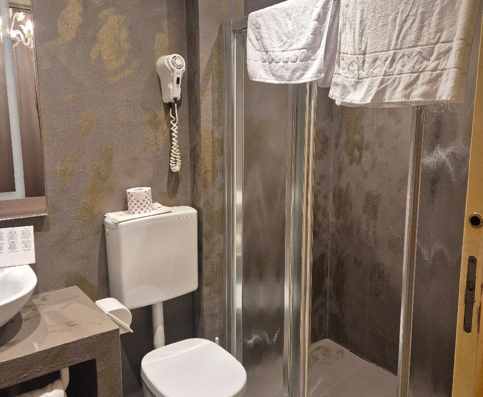 康特里酒店主图
